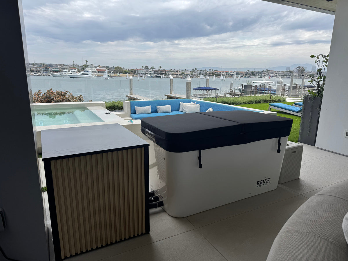 X Tub Acrylic Cold Plunge System with LUX 1.5 HP Chiller and Filtration