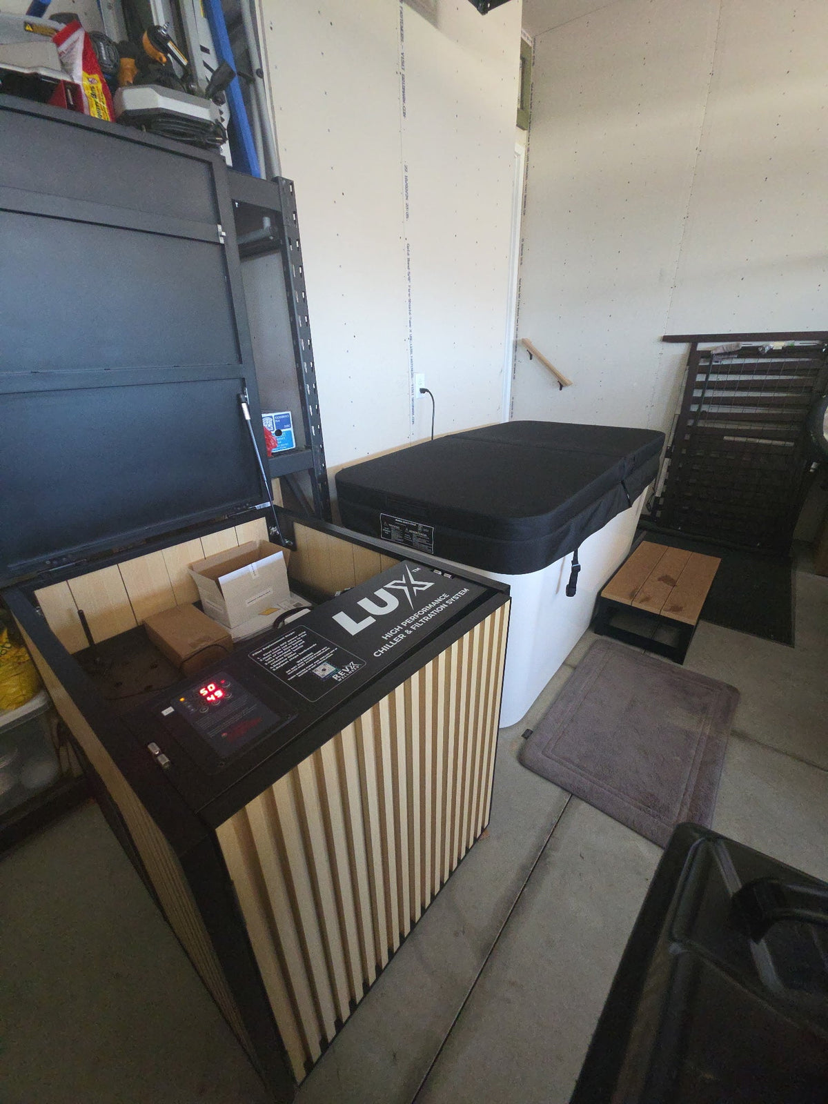 X Tub Acrylic Cold Plunge System with LUX 1.5 HP Chiller and Filtration